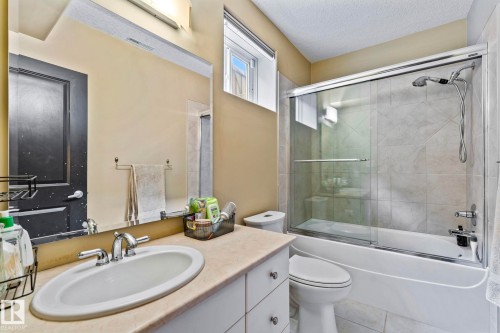 473 Heffernan Drive, Edmonton, AB - Indoor Photo Showing Bathroom