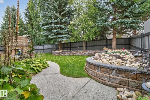 473 Heffernan Drive, Edmonton, AB - Outdoor With Backyard
