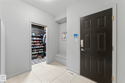 473 Heffernan Drive, Edmonton, AB - Indoor