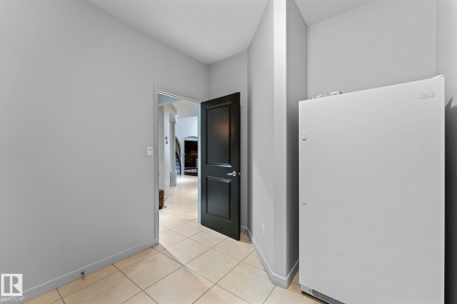 473 Heffernan Drive, Edmonton, AB - Indoor Photo Showing Other Room