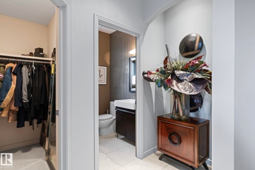 473 Heffernan Drive, Edmonton, AB - Indoor