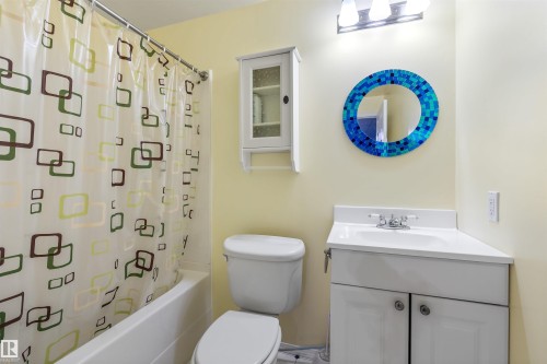 4826 Terwillegar Common, Edmonton, AB - Indoor Photo Showing Bathroom