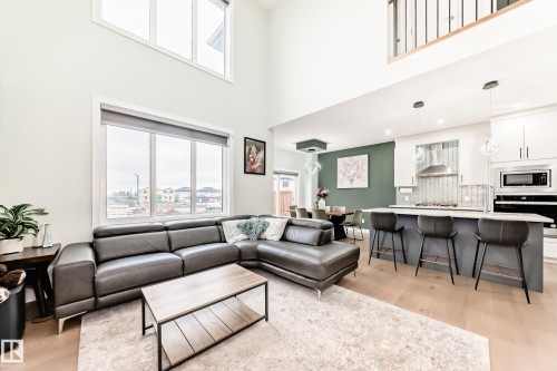 3621 41 Avenue, Beaumont, AB - Indoor Photo Showing Living Room