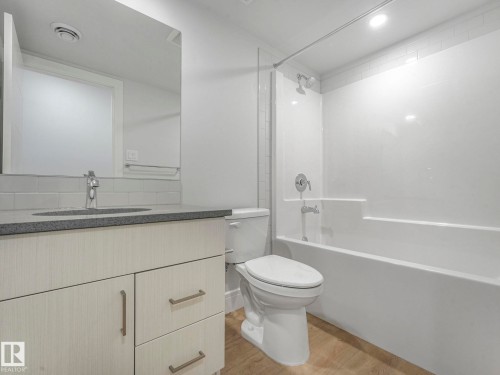 9311 152 Street, Edmonton, AB - Indoor Photo Showing Bathroom