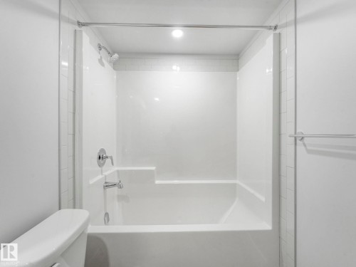 9311 152 Street, Edmonton, AB - Indoor Photo Showing Bathroom