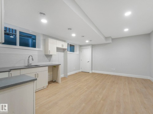 9311 152 Street, Edmonton, AB - Indoor