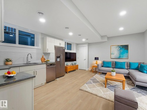 9311 152 Street, Edmonton, AB - Indoor