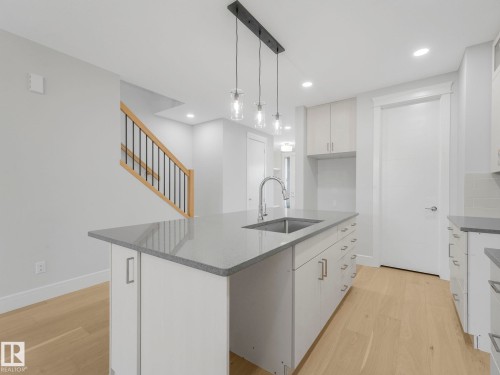 9311 152 Street, Edmonton, AB - Indoor Photo Showing Kitchen With Upgraded Kitchen