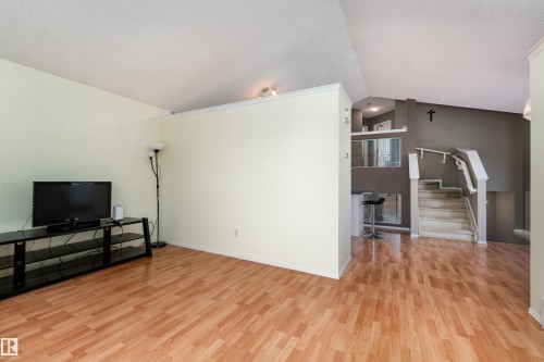 1204 Gillespie Crescent, Edmonton, AB - Indoor