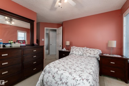 1204 Gillespie Crescent, Edmonton, AB - Indoor Photo Showing Bedroom