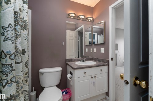 1204 Gillespie Crescent, Edmonton, AB - Indoor Photo Showing Bathroom