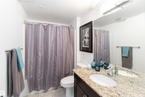 504 10028 119 Street, Edmonton, AB - Indoor Photo Showing Bathroom