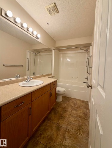 118 7801 Golf Course Road, Stony Plain, AB - Indoor Photo Showing Bathroom