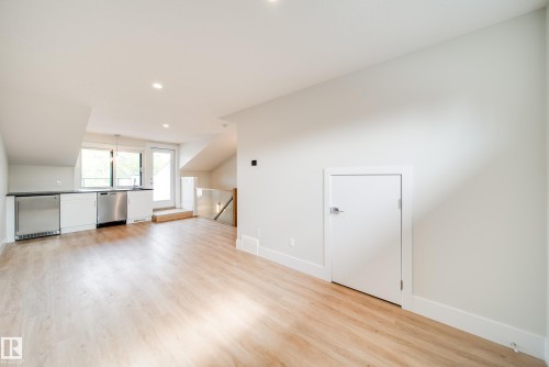 14005 105 Avenue, Edmonton, AB - Indoor