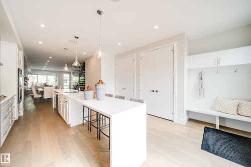 14005 105 Avenue, Edmonton, AB - Indoor Photo Showing Kitchen With Upgraded Kitchen