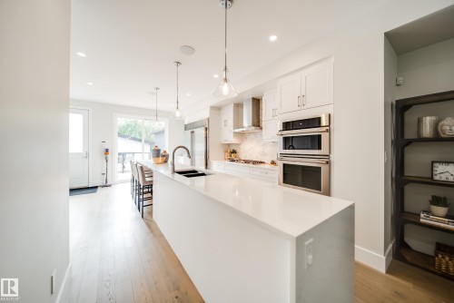 14005 105 Avenue, Edmonton, AB - Indoor Photo Showing Kitchen With Upgraded Kitchen