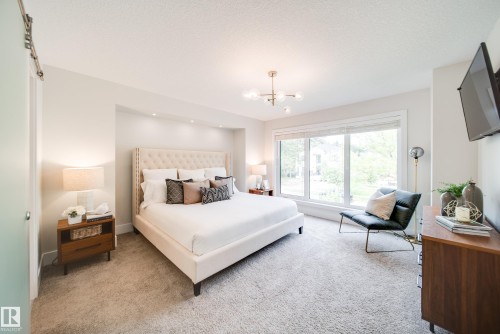 14005 105 Avenue, Edmonton, AB - Indoor Photo Showing Bedroom