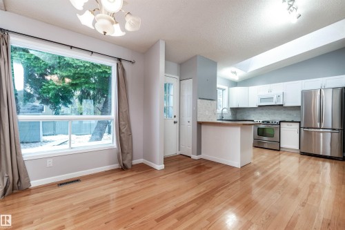 1511 109 Street, Edmonton, AB - Indoor Photo Showing Kitchen With Stainless Steel Kitchen
