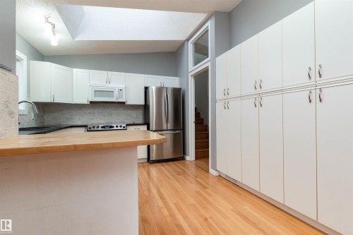 1511 109 Street, Edmonton, AB - Indoor Photo Showing Kitchen