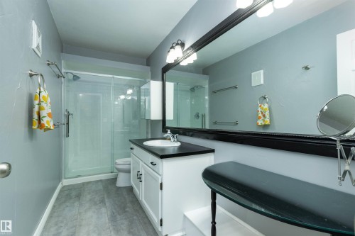 1511 109 Street, Edmonton, AB - Indoor Photo Showing Bathroom