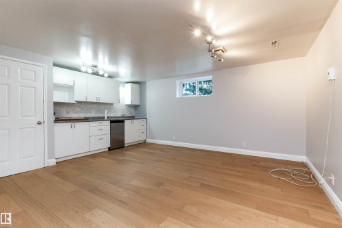 1511 109 Street, Edmonton, AB - Indoor Photo Showing Kitchen