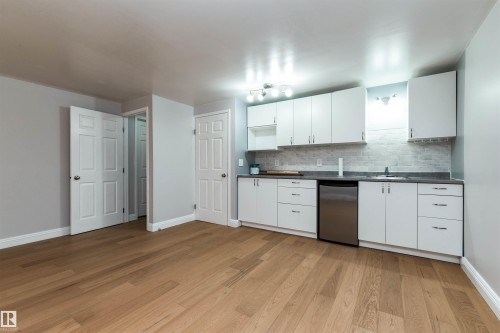 1511 109 Street, Edmonton, AB - Indoor Photo Showing Kitchen