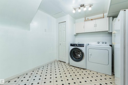 1511 109 Street, Edmonton, AB - Indoor Photo Showing Laundry Room