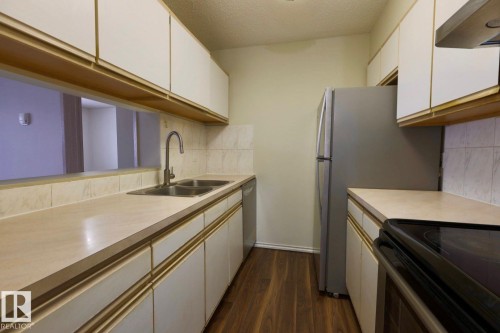 213 5065 31 Avenue, Edmonton, AB - Indoor Photo Showing Kitchen With Double Sink