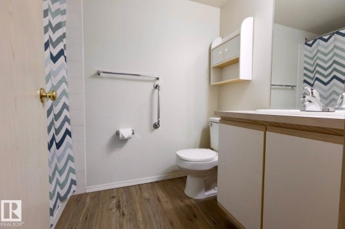 213 5065 31 Avenue, Edmonton, AB - Indoor Photo Showing Bathroom