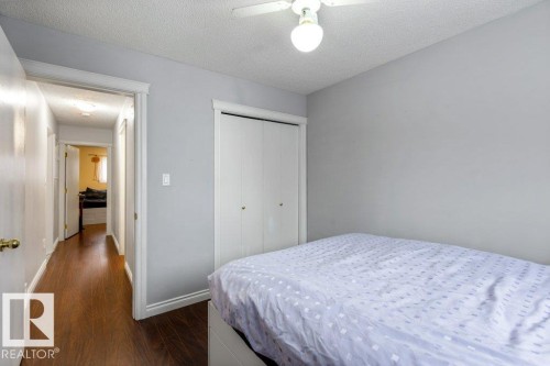 11 Louisbourg Place, St. Albert, AB - Indoor Photo Showing Bedroom
