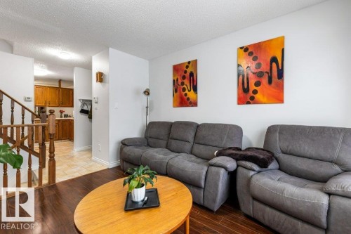 11 Louisbourg Place, St. Albert, AB - Indoor Photo Showing Living Room