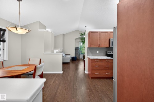 3327 Weidle Way, Edmonton, AB - Indoor