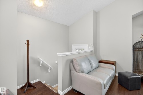 3327 Weidle Way, Edmonton, AB - Indoor