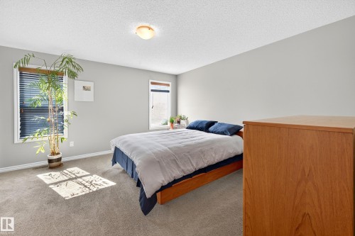 3327 Weidle Way, Edmonton, AB - Indoor Photo Showing Bedroom