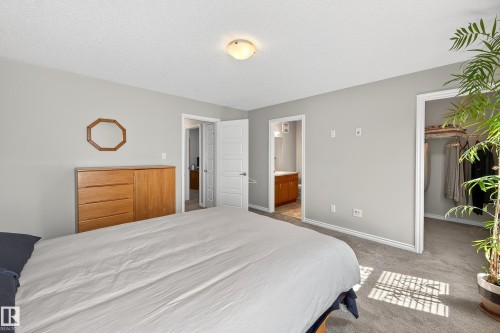 3327 Weidle Way, Edmonton, AB - Indoor Photo Showing Bedroom