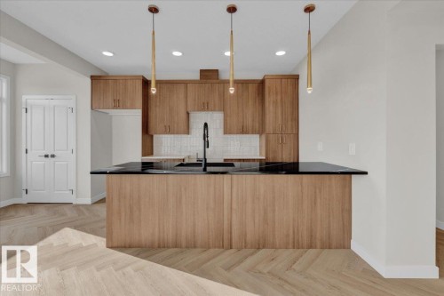 2127 Crossbill Lane, Edmonton, AB - Indoor Photo Showing Kitchen