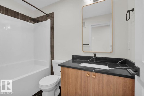 2127 Crossbill Lane, Edmonton, AB - Indoor Photo Showing Bathroom