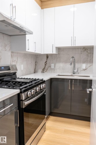 24 Norwyck Way, Spruce Grove, AB - Indoor Photo Showing Kitchen With Upgraded Kitchen