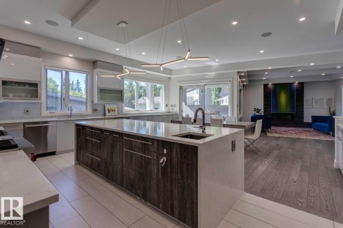 14643 92A Avenue, Edmonton, AB - Indoor Photo Showing Kitchen With Upgraded Kitchen