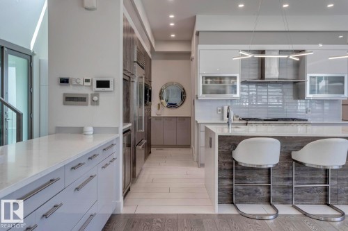 14643 92A Avenue, Edmonton, AB - Indoor Photo Showing Kitchen With Upgraded Kitchen