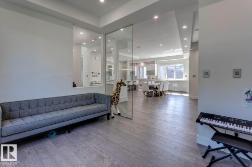 14643 92A Avenue, Edmonton, AB - Indoor