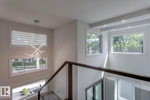 14643 92A Avenue, Edmonton, AB - Indoor Photo Showing Other Room