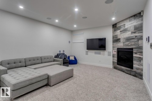 14643 92A Avenue, Edmonton, AB - Indoor