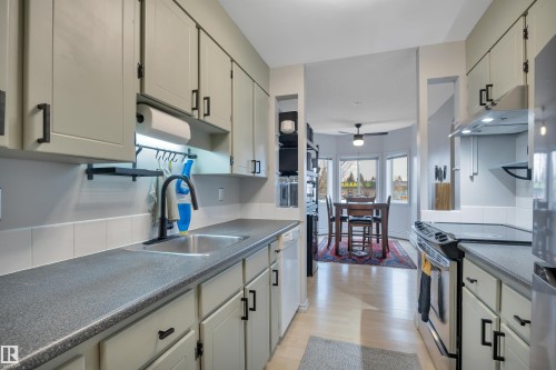 203 11430 40 Avenue, Edmonton, AB - Indoor Photo Showing Kitchen