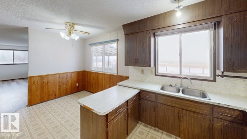 49308 Rr 75, Drayton Valley, AB - Indoor Photo Showing Kitchen With Double Sink