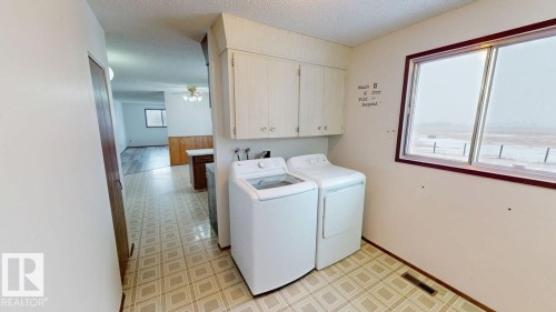 49308 Rr 75, Drayton Valley, AB - Indoor Photo Showing Laundry Room