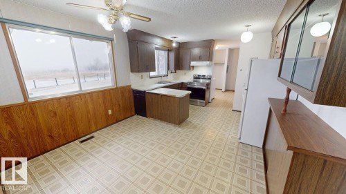 49308 Rr 75, Drayton Valley, AB - Indoor Photo Showing Kitchen