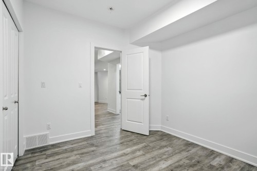 971 Summerside Link, Edmonton, AB - Indoor Photo Showing Other Room