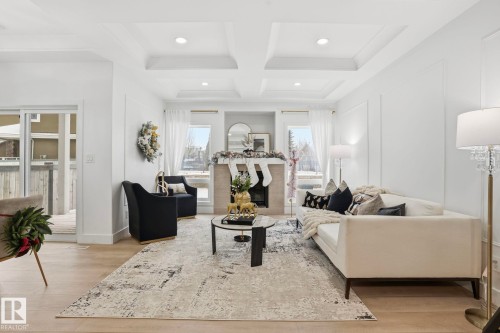 971 Summerside Link, Edmonton, AB - Indoor Photo Showing Living Room