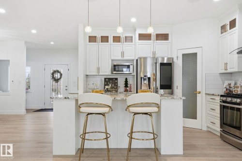 971 Summerside Link, Edmonton, AB - Indoor Photo Showing Kitchen With Upgraded Kitchen
